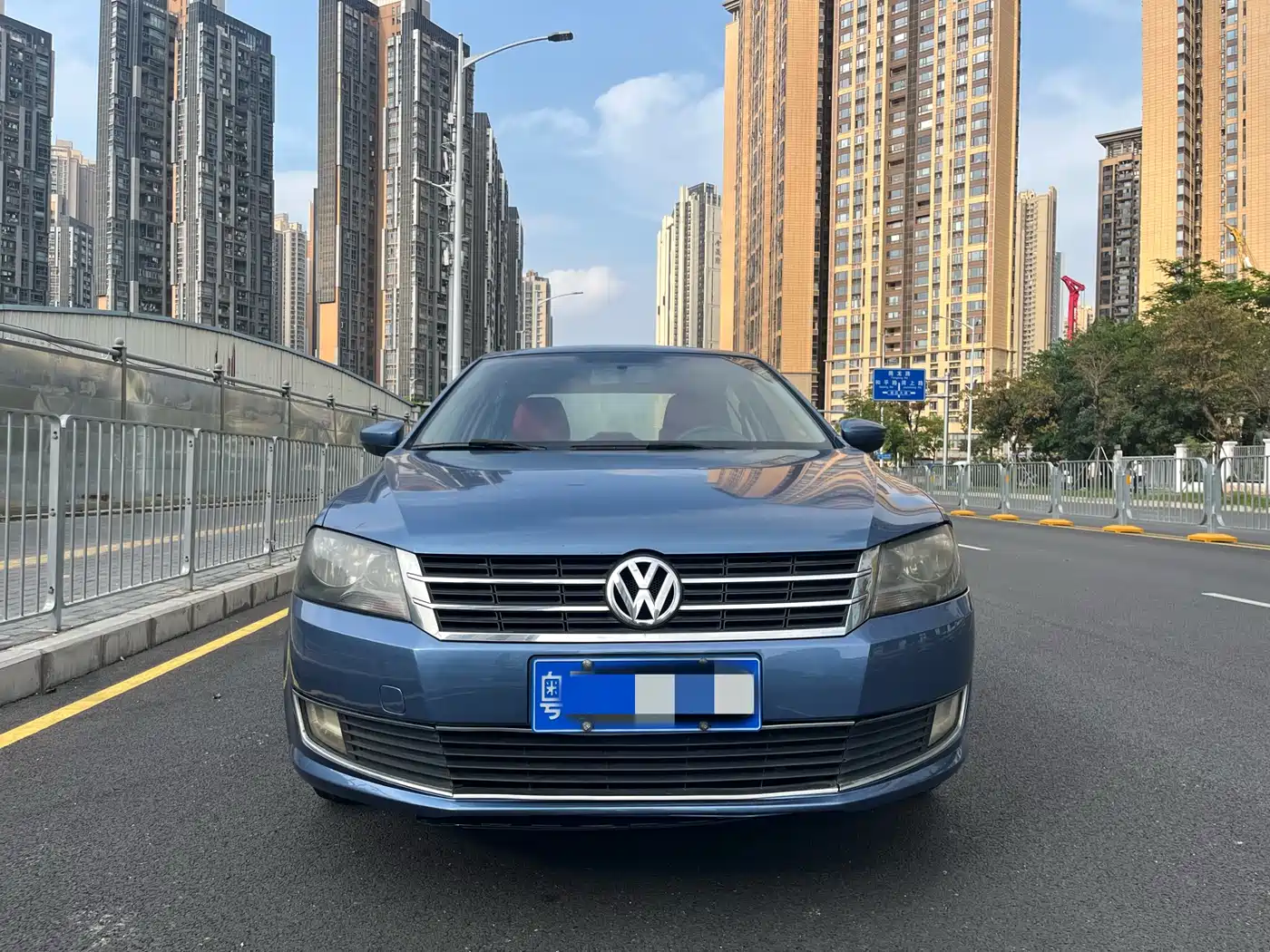 Volkswagen Lavida 2013 1.6L Manual Trend Edition фото 2