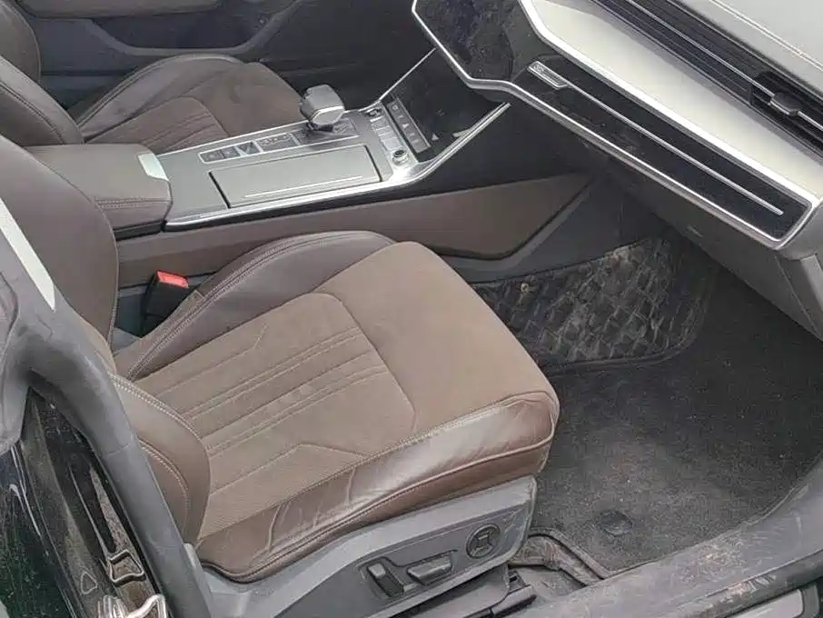 AUDI A7L