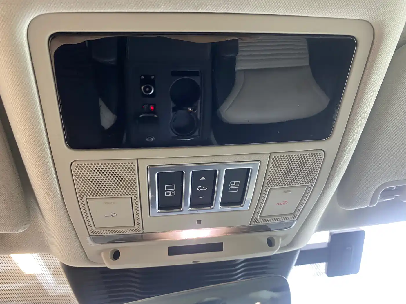 Land Rover Discovery 2024 360PS Dynamic SE фото 13