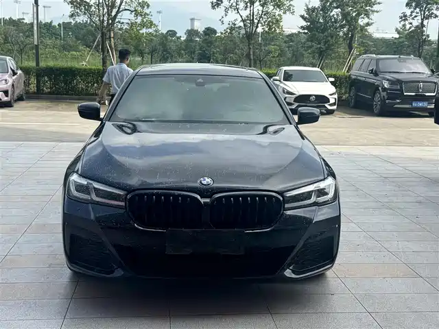 BMW 5 Series 2022 Facelift 525Li M Sport Package — фото 2