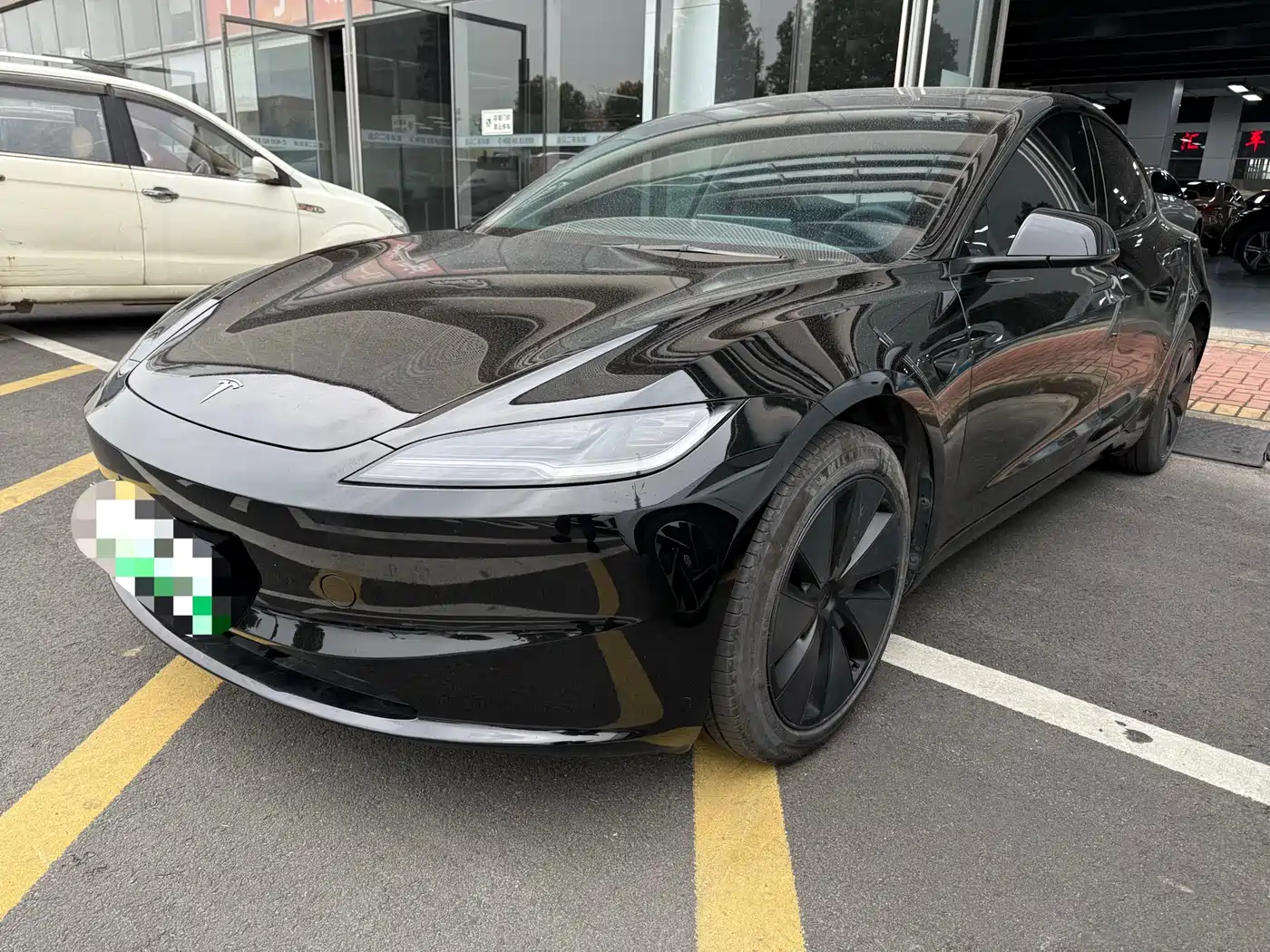TESLA MODEL 3