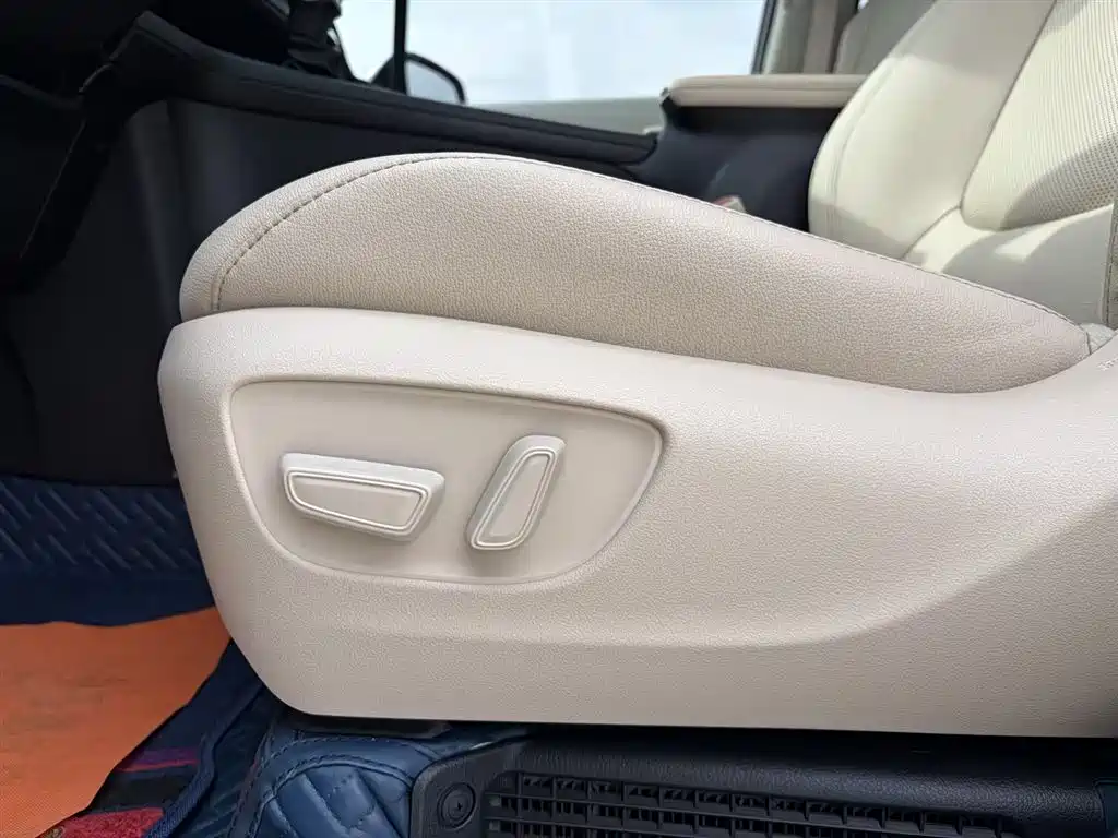 Toyota Sienna 2021 2.5L Hybrid Premium Edition фото 17