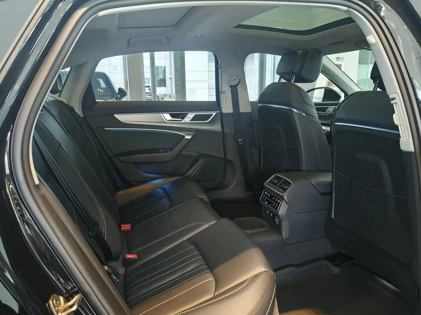 Photo 17 - Audi A6L