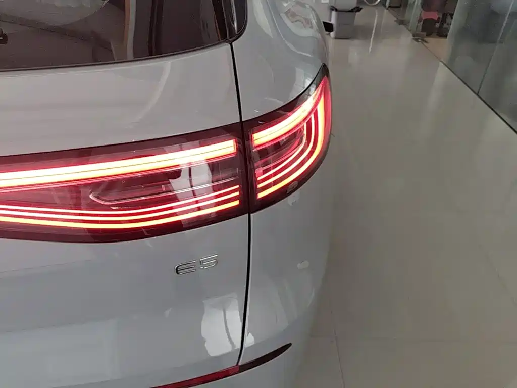 Фото 8 - Geely Galaxy Galaxy E5