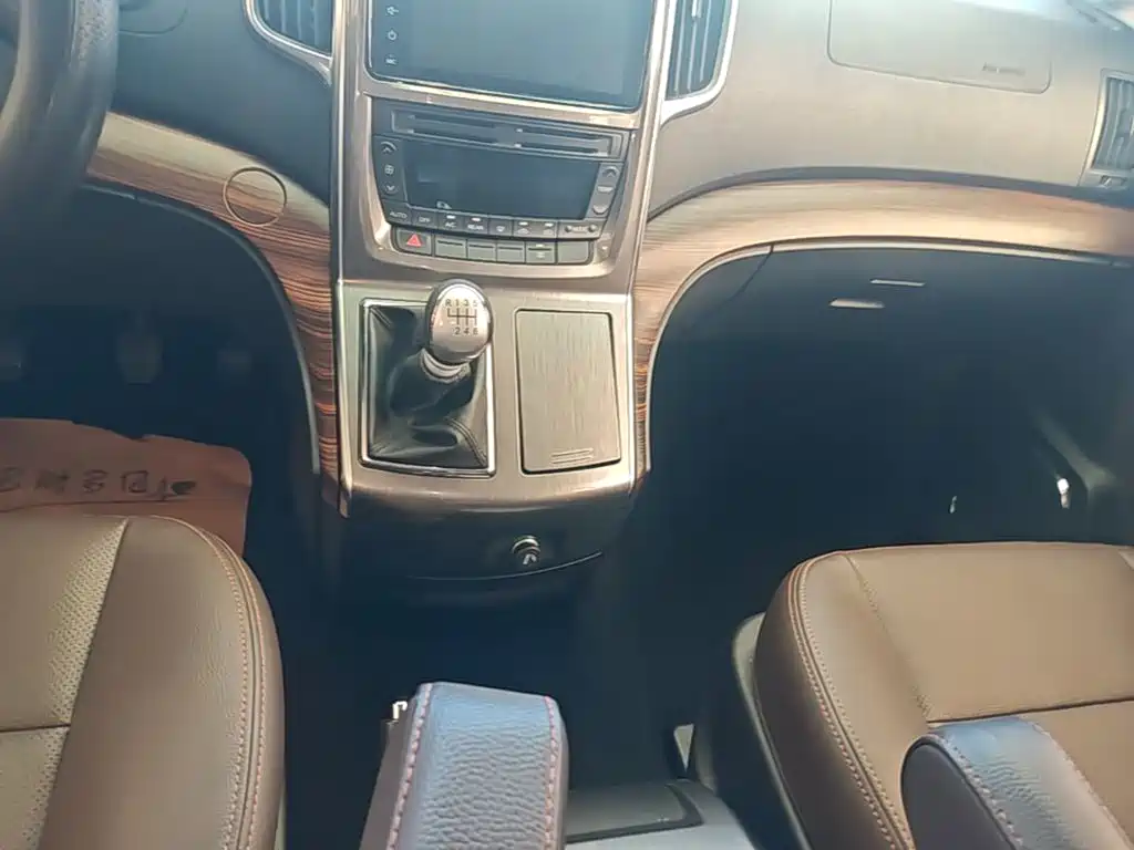 Dongfeng Fengxing Fengxing CM7 2019 2018 Classic 2.0T Manual Luxury