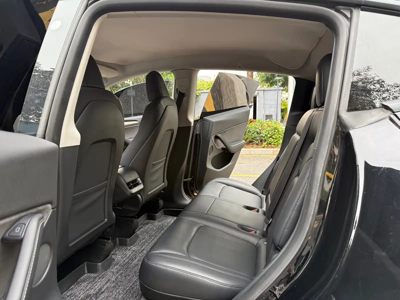 Фото 8 - Tesla Model Y