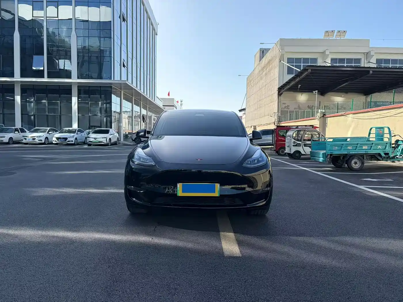 TESLA MODEL Y