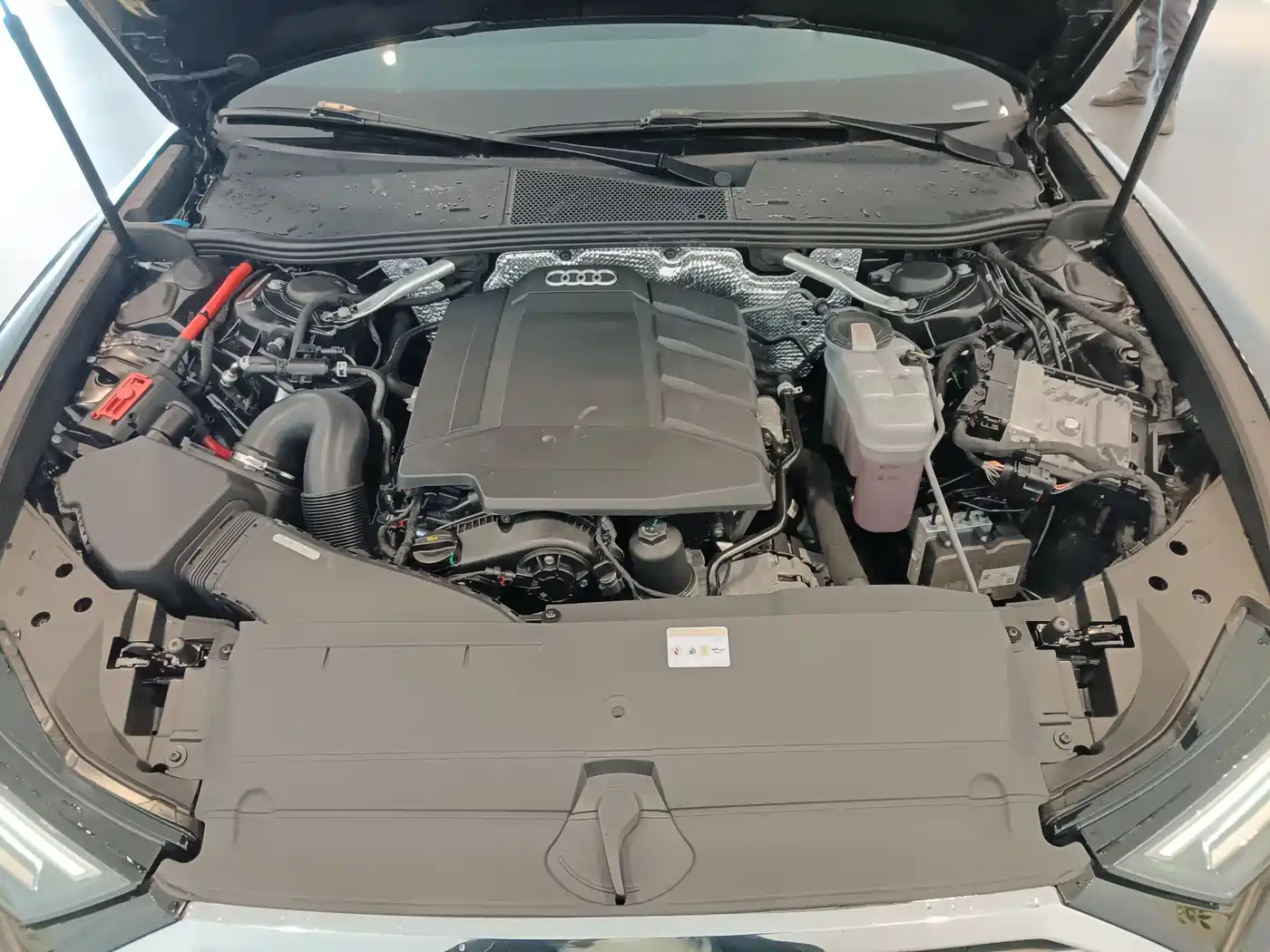 Audi A6L 2021 40 TFSI Luxury Sport фото 7