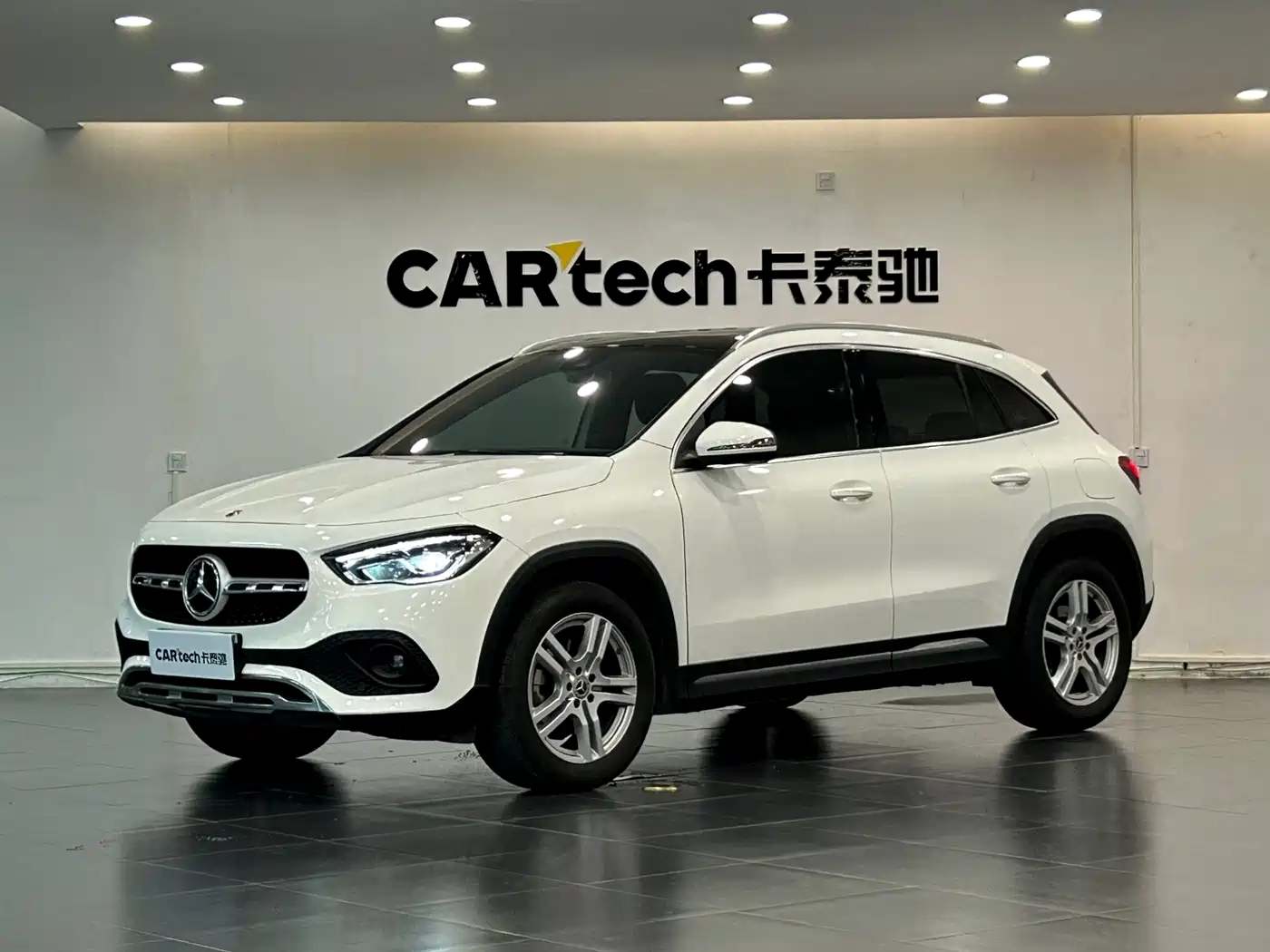 MERCEDES-BENZ GLA