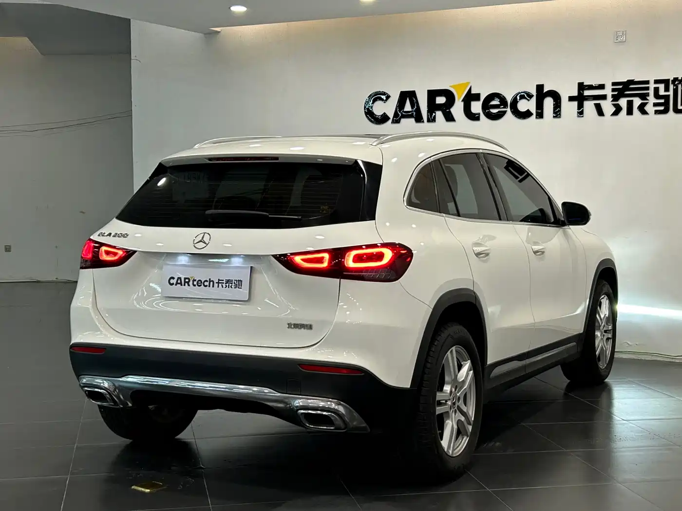 MERCEDES-BENZ GLA