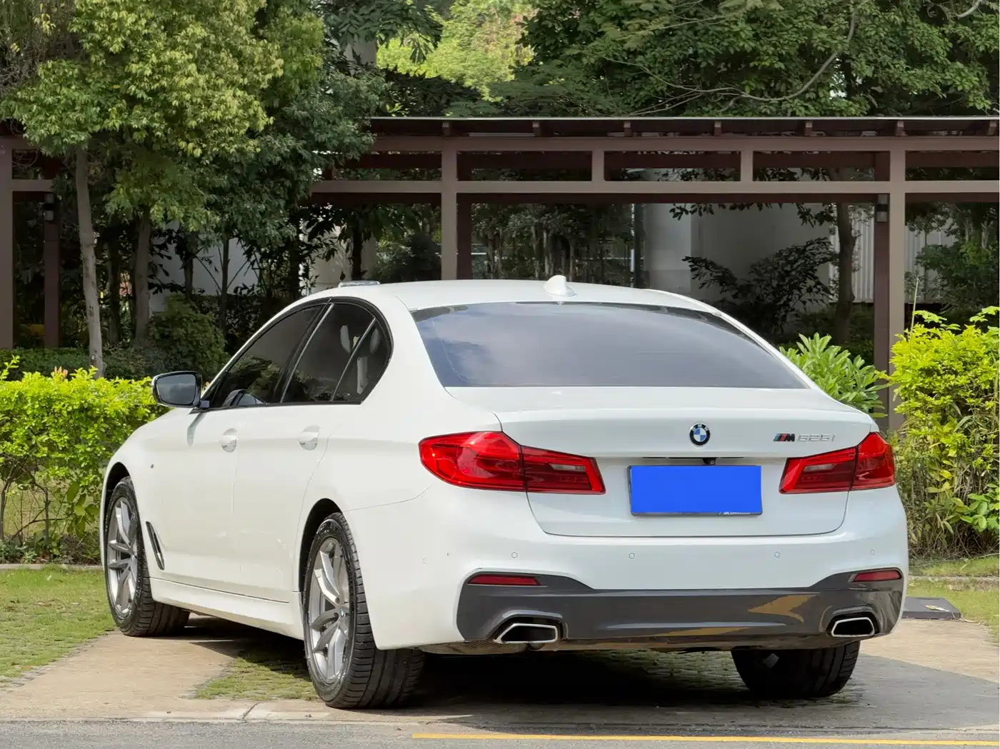 BMW 5 Series (Import) 2018 525i M Sport Package фото 21
