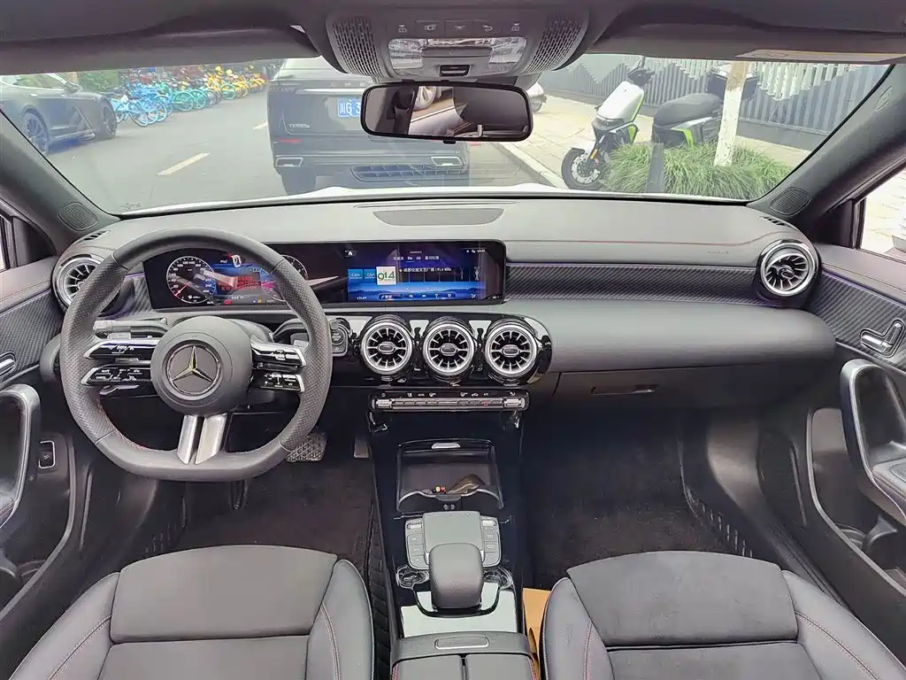 Mercedes-Benz A-Class 2023 A 200 L Fashion фото 10