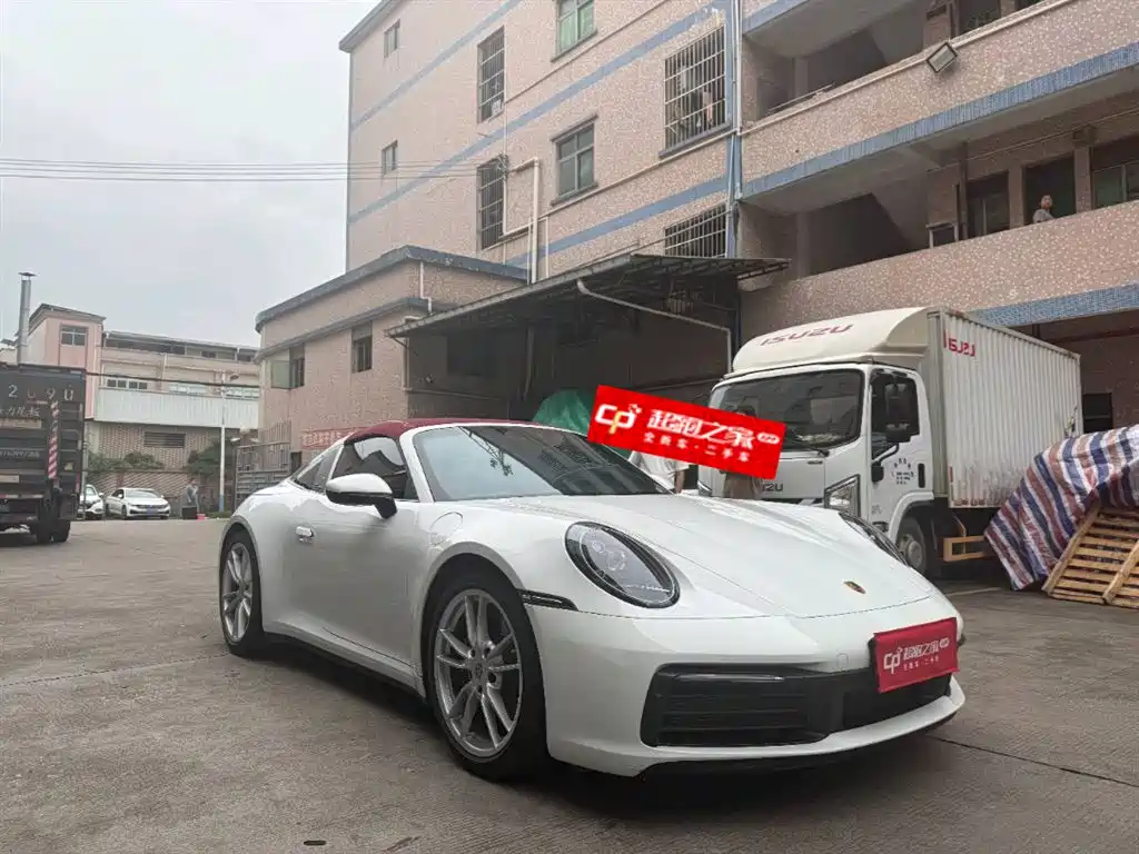 PORSCHE 911