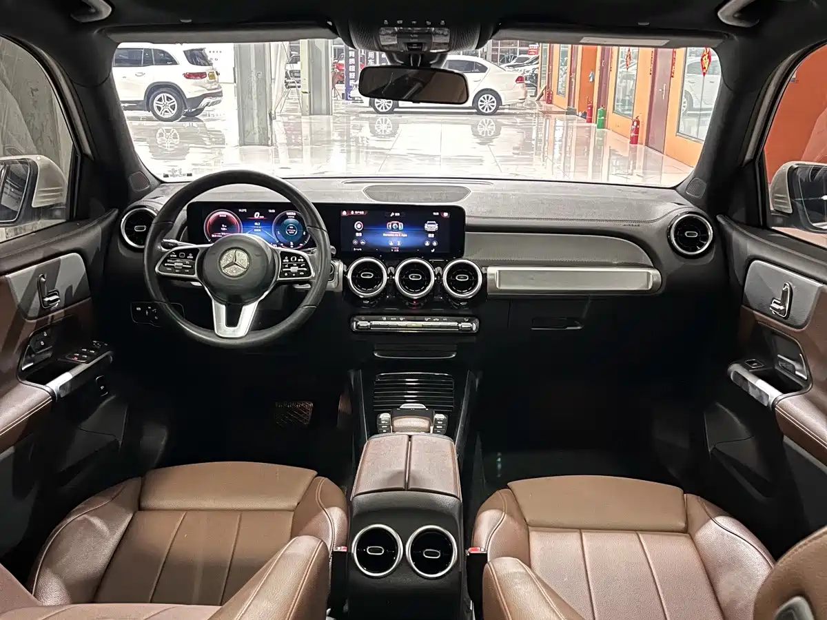 Photo 9 - Mercedes-Benz GLB