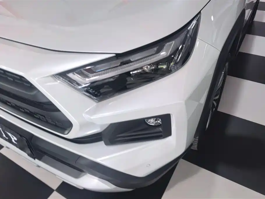 Toyota RAV4 Rongfang 2023 2.0L CVT 4WD Adventure Plus Edition фото 5