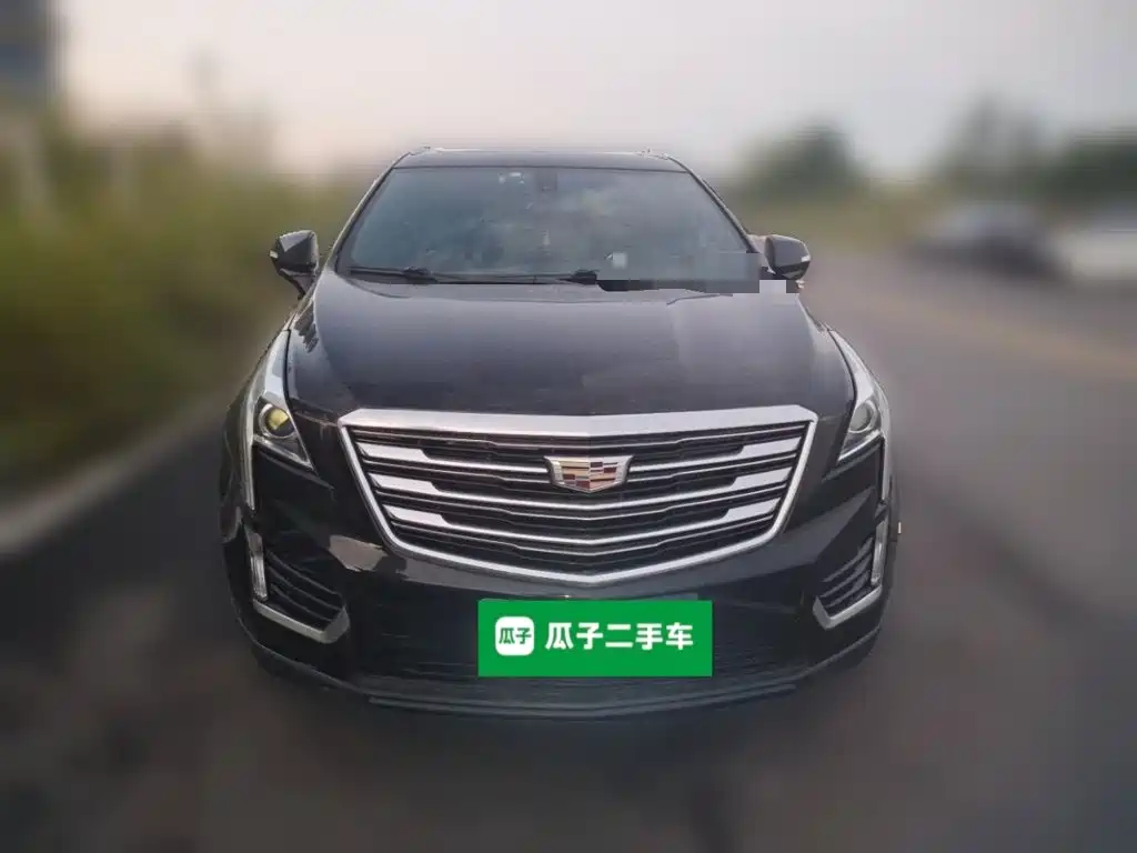 Фото 8 - Cadillac XT5