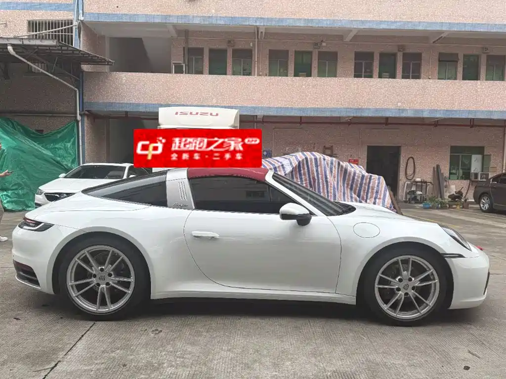PORSCHE 911