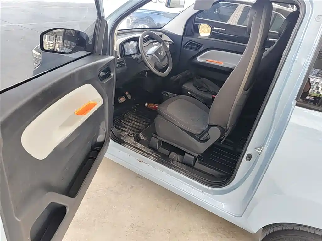 WULING AUTOMOBILE HONGGUANG MINIEV