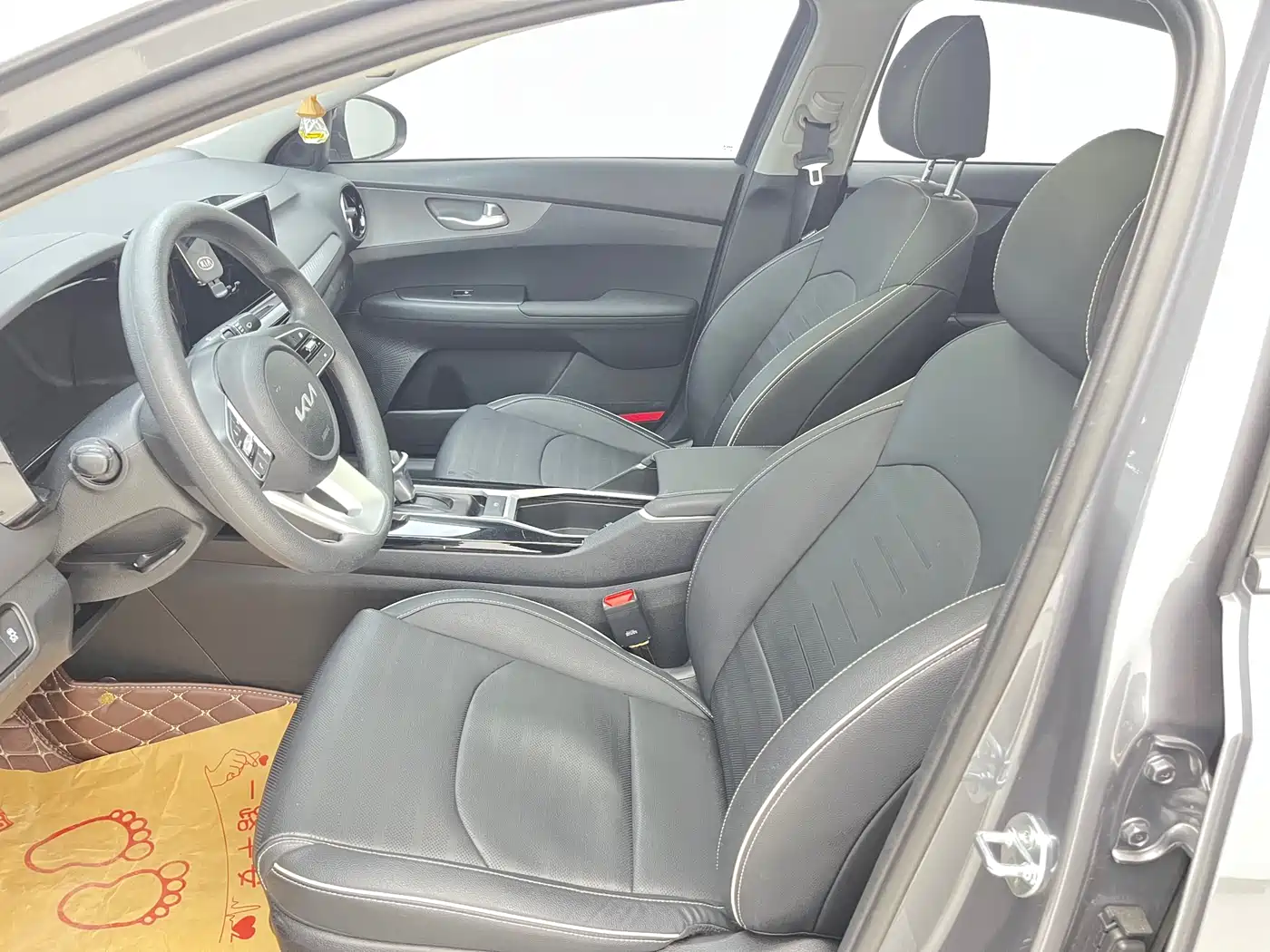 Kia K3 2024 1.5L CVT Comfort Premium Edition фото 8