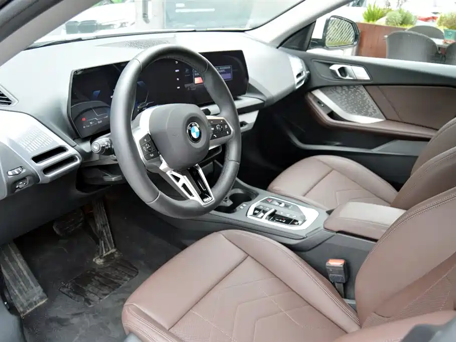 BMW 2 Series 2025 225L M Sport Package фото 7