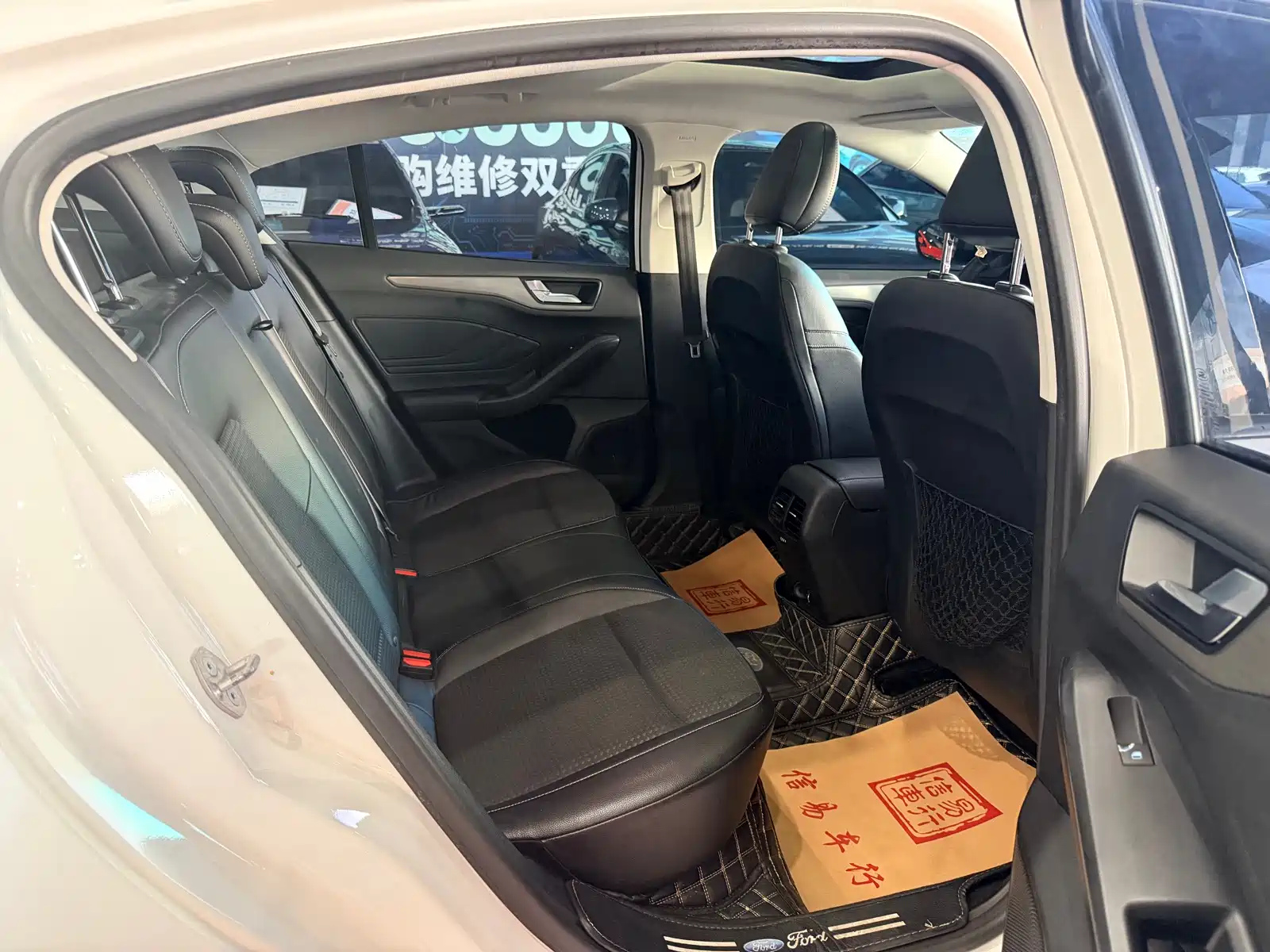 Фото 9 - Ford Focus