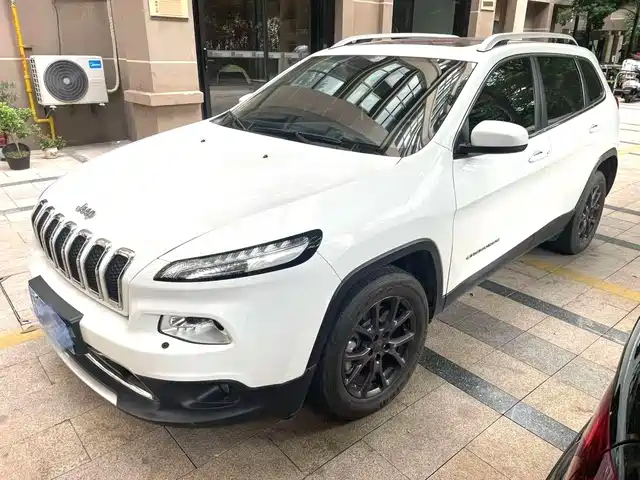 Jeep Cherokee 2020