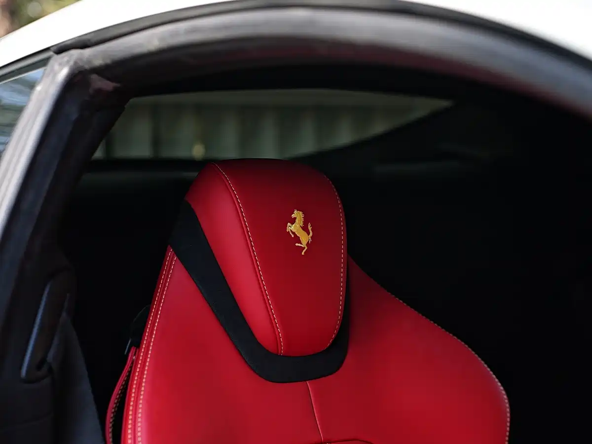 Ferrari Roma 2021 2020 3.9T V8