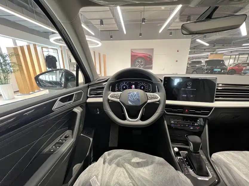 VOLKSWAGEN TIGUAN L NEW ENERGY