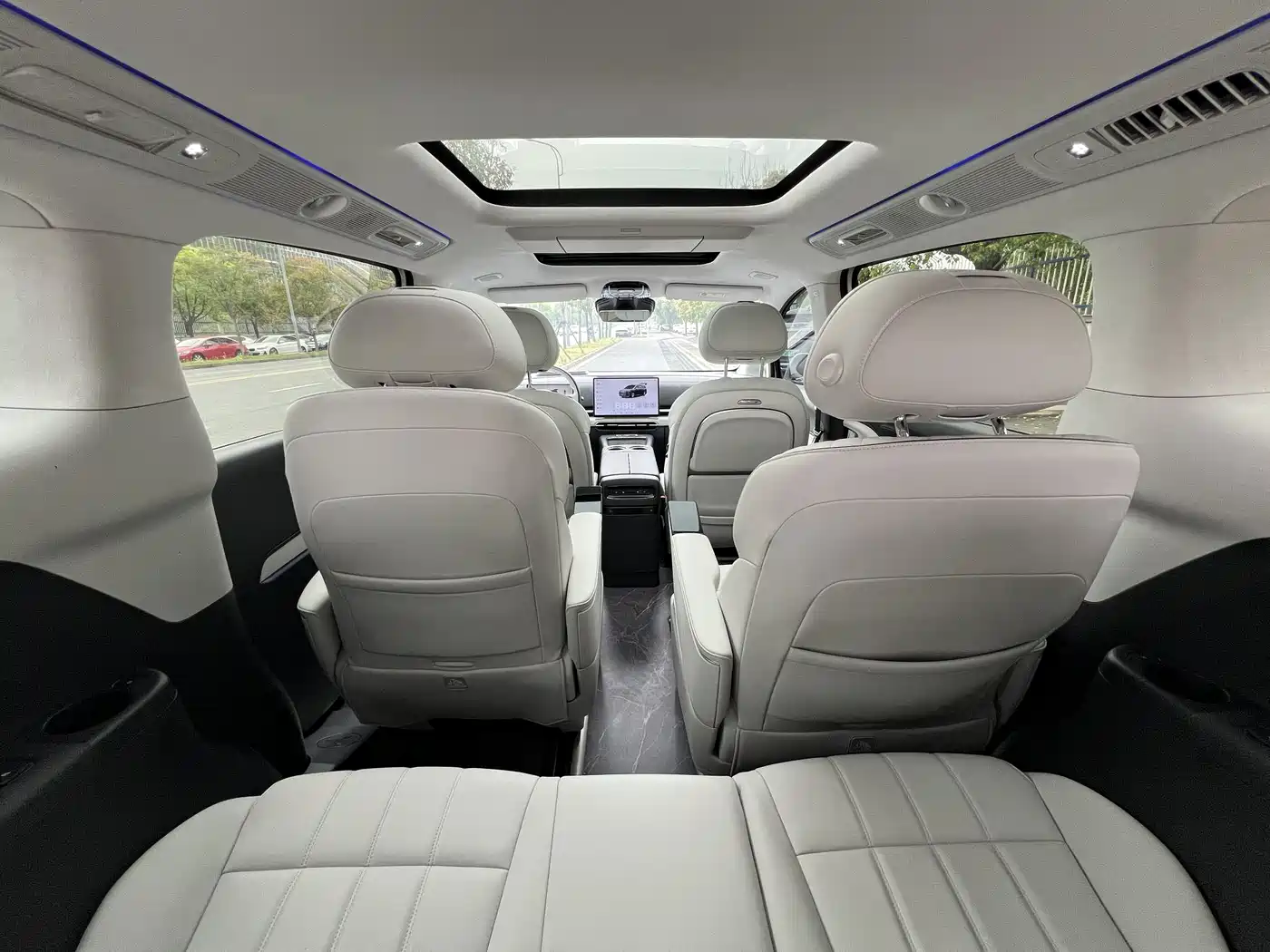 Voyah Auto Voyah Dreamer 2025 PHEV AWD Flagship Qian Kun Edition фото 13