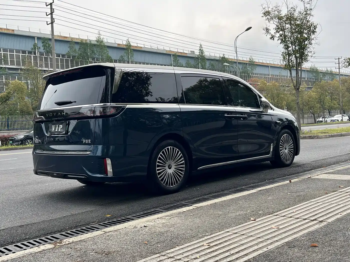 Voyah Auto Voyah Dreamer 2025 PHEV AWD Flagship Qian Kun Edition фото 5