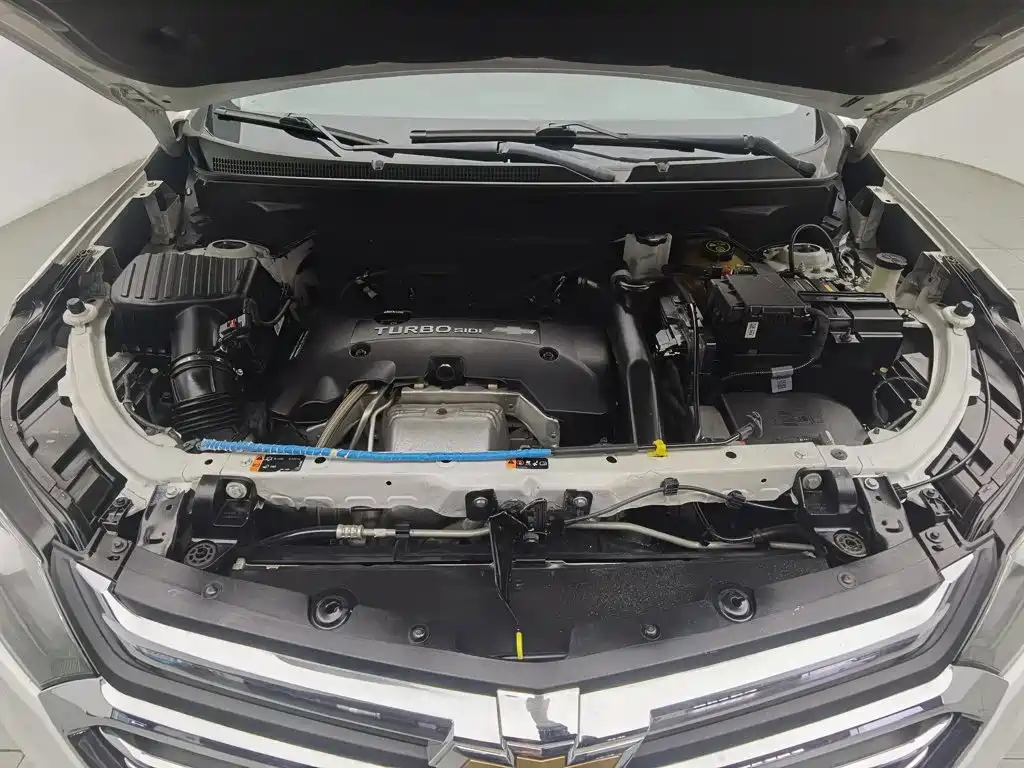 Фото 6 - Chevrolet Equinox