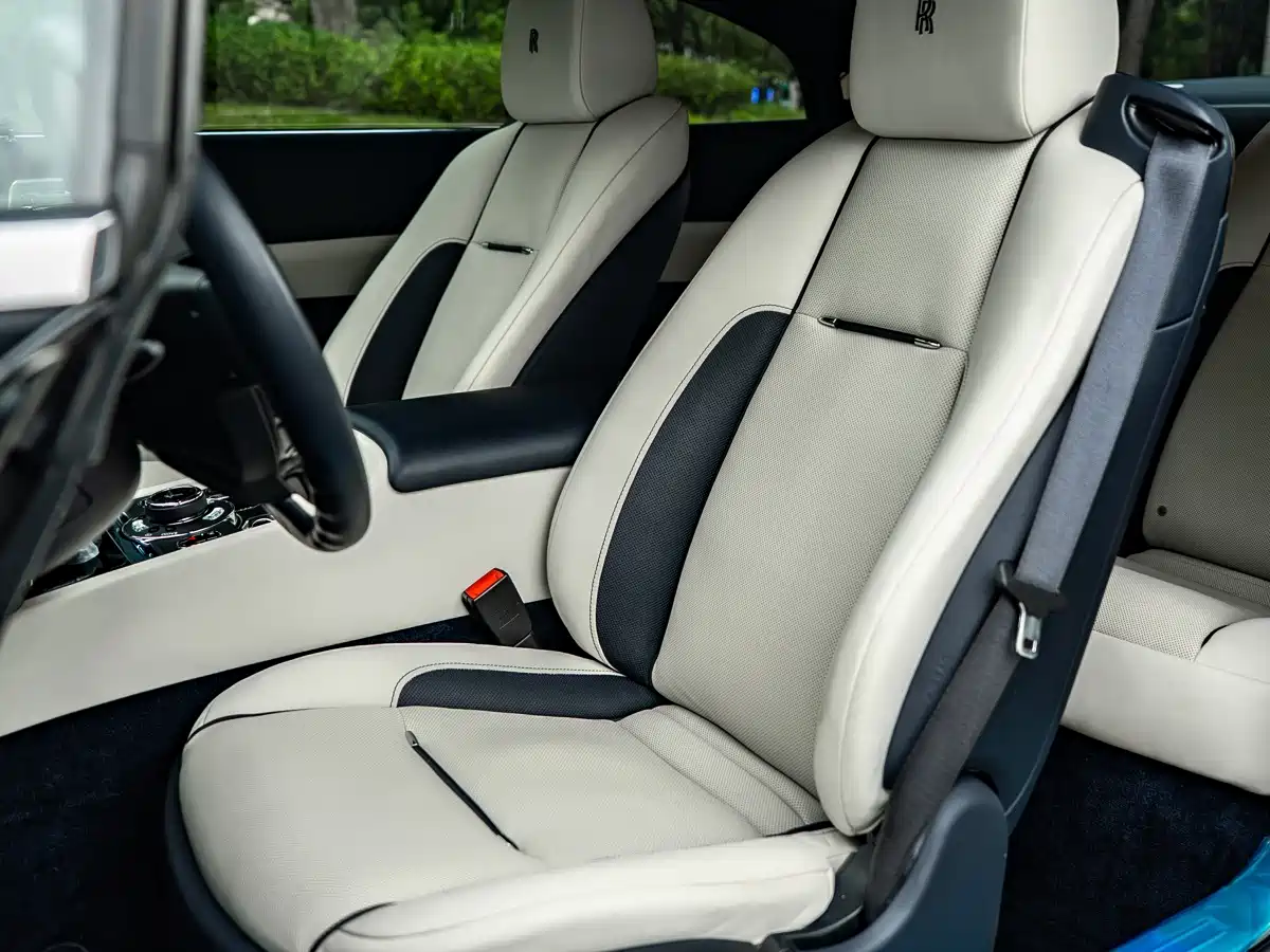 Фото 9 - Rolls-Royce Wraith