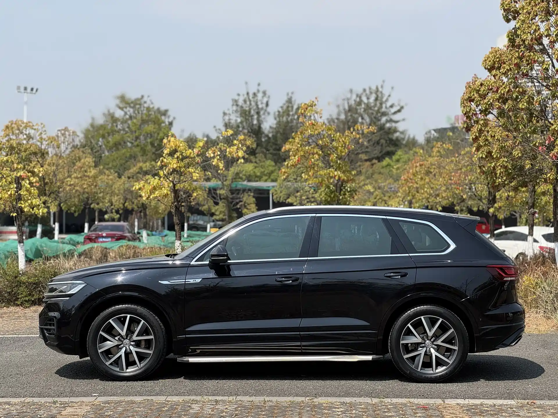 Фото 3 - Volkswagen Touareg