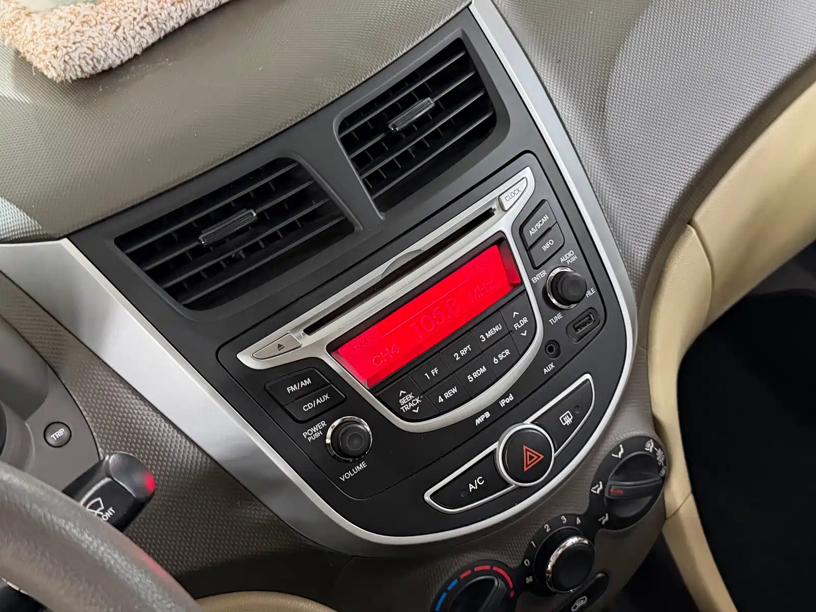 Photo 11 - Hyundai Verna