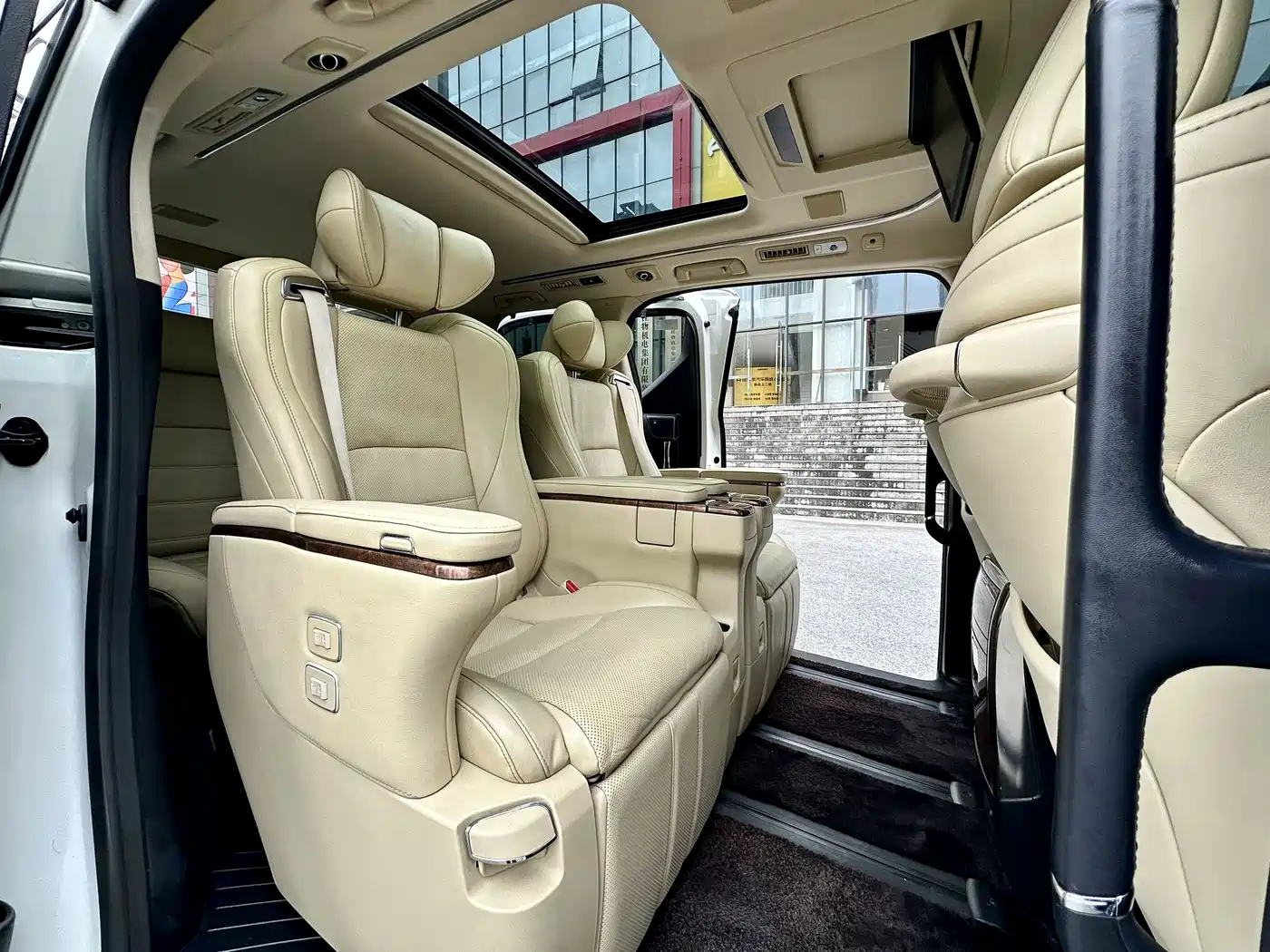 Toyota Alphard 2015 3.5L Premium Edition фото 15