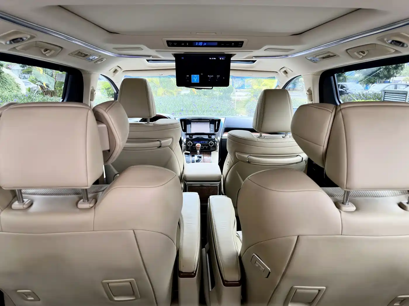 Toyota Alphard 2015 3.5L Premium Edition фото 37