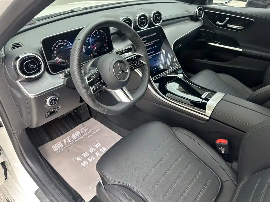 Photo 8 - Mercedes-Benz C-Class