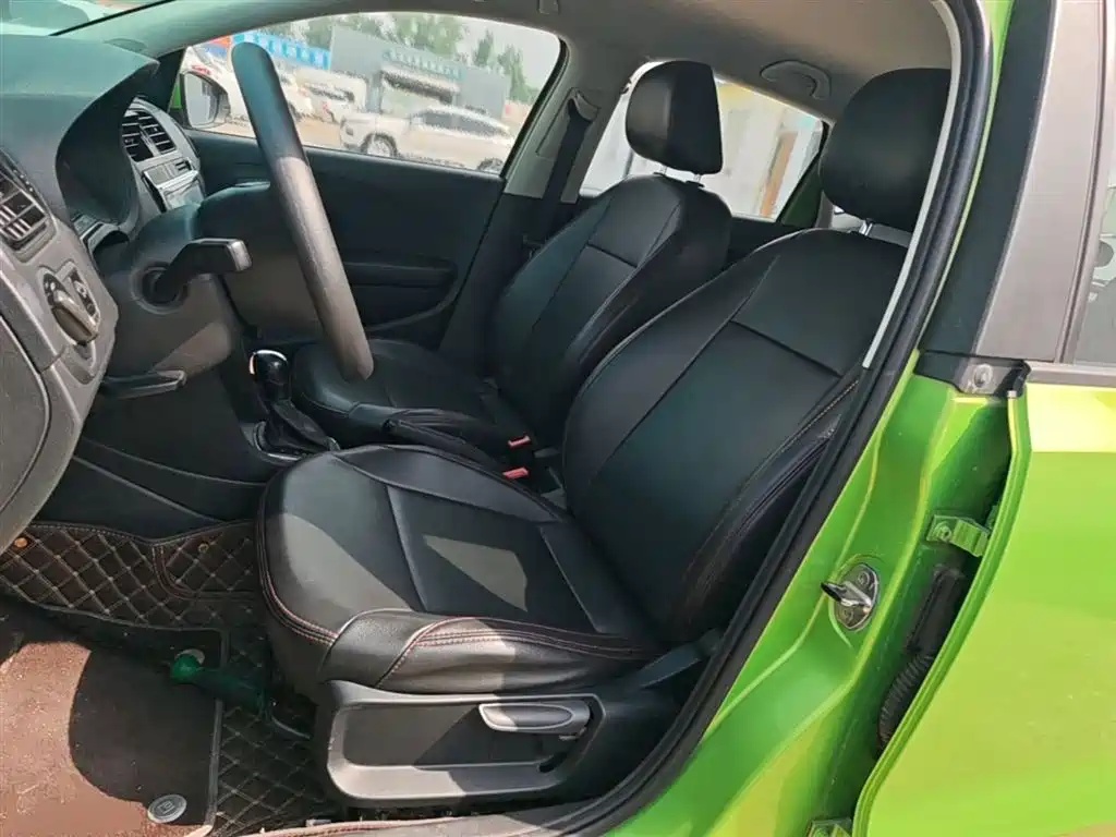 Volkswagen Polo 2016 1.4L Automatic Trend фото 15