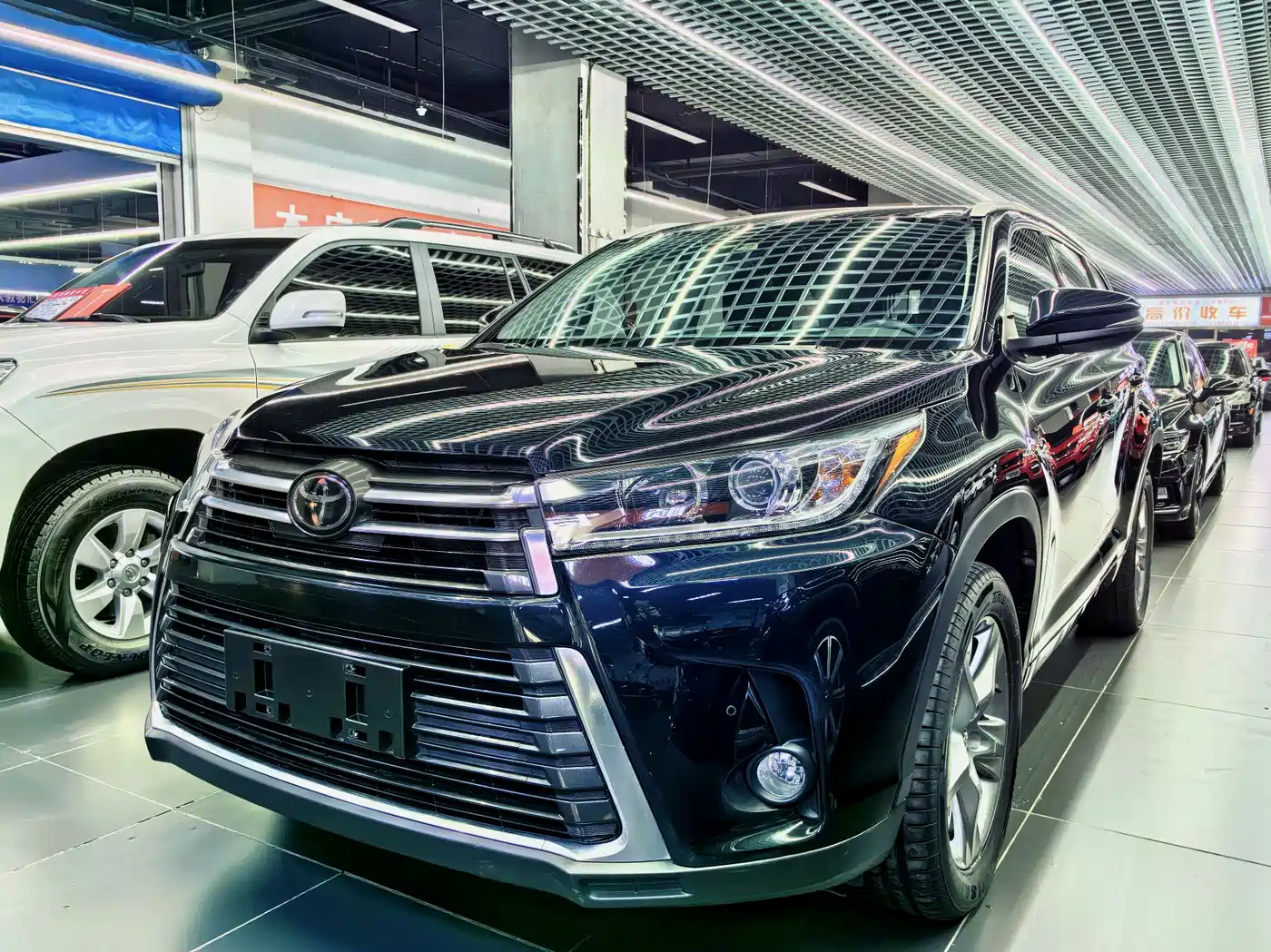 TOYOTA HIGHLANDER