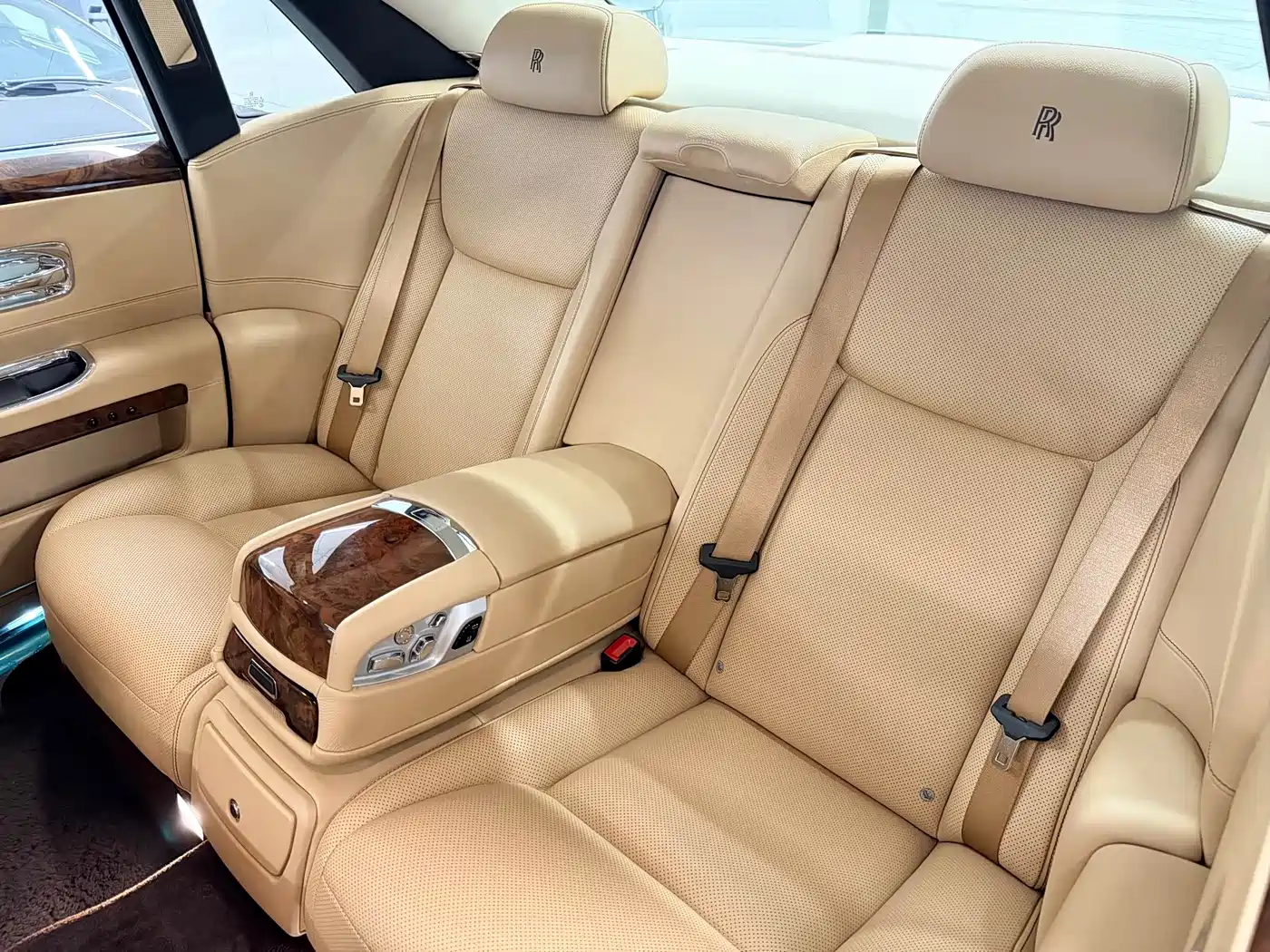Photo 10 - Rolls-Royce Ghost