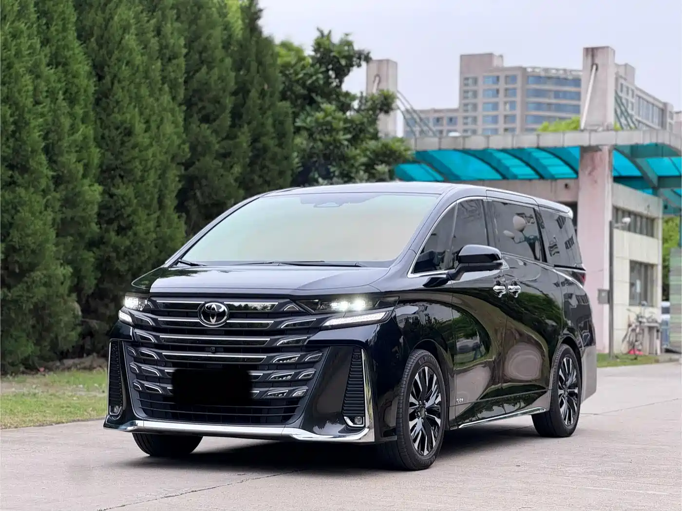 Toyota Vellfire 2024 Crown Hybrid 2.5L Executive Premium Edition