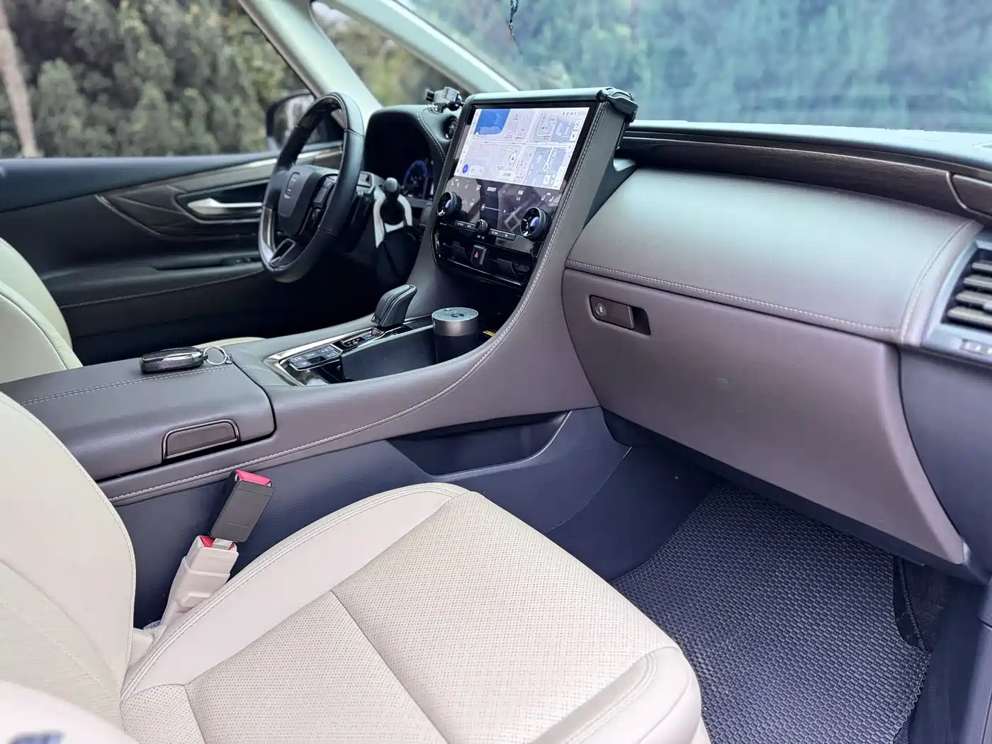 Toyota Vellfire 2024 Crown Hybrid 2.5L Executive Premium Edition фото 14