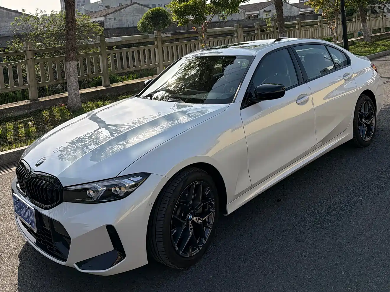 BMW 3 Series 2025 330Li M Sport Night Edition