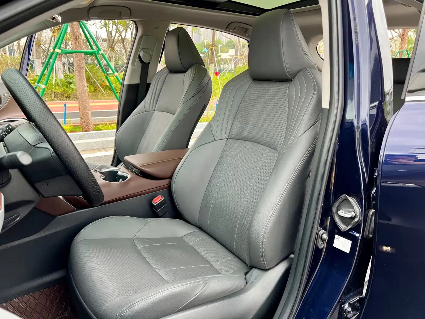 Toyota Lingfang HARRIER 2022 2.0L CVT 2WD Premium Edition фото 15