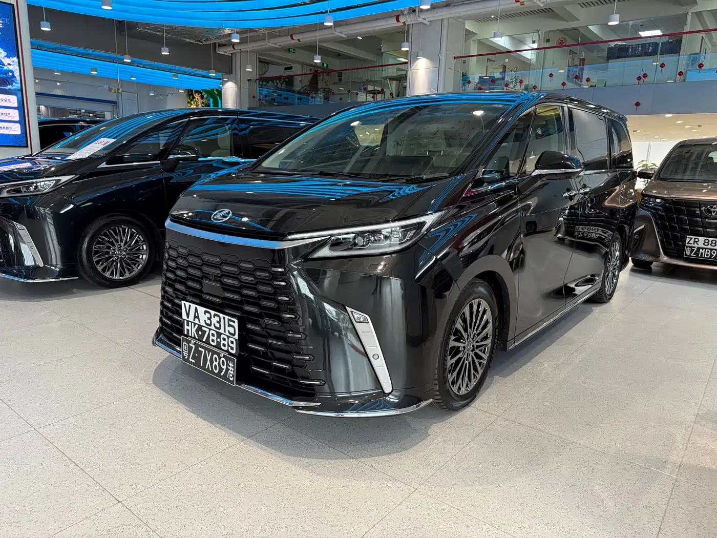 LEXUS LM 2026