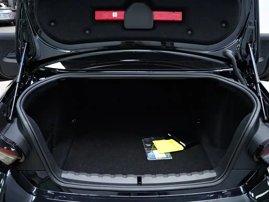 BMW M2 2024 M2 фото 40