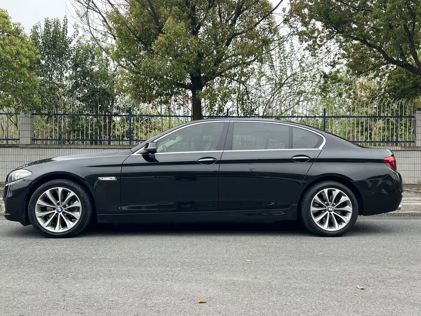 BMW 5 Series 2017 525Li Leading Edition фото 6