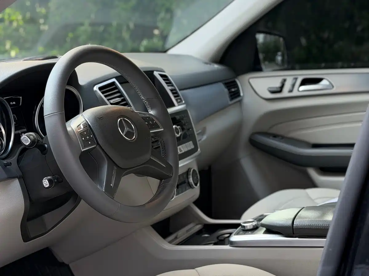 Mercedes-Benz M-Class 2012 ML 300 фото 6