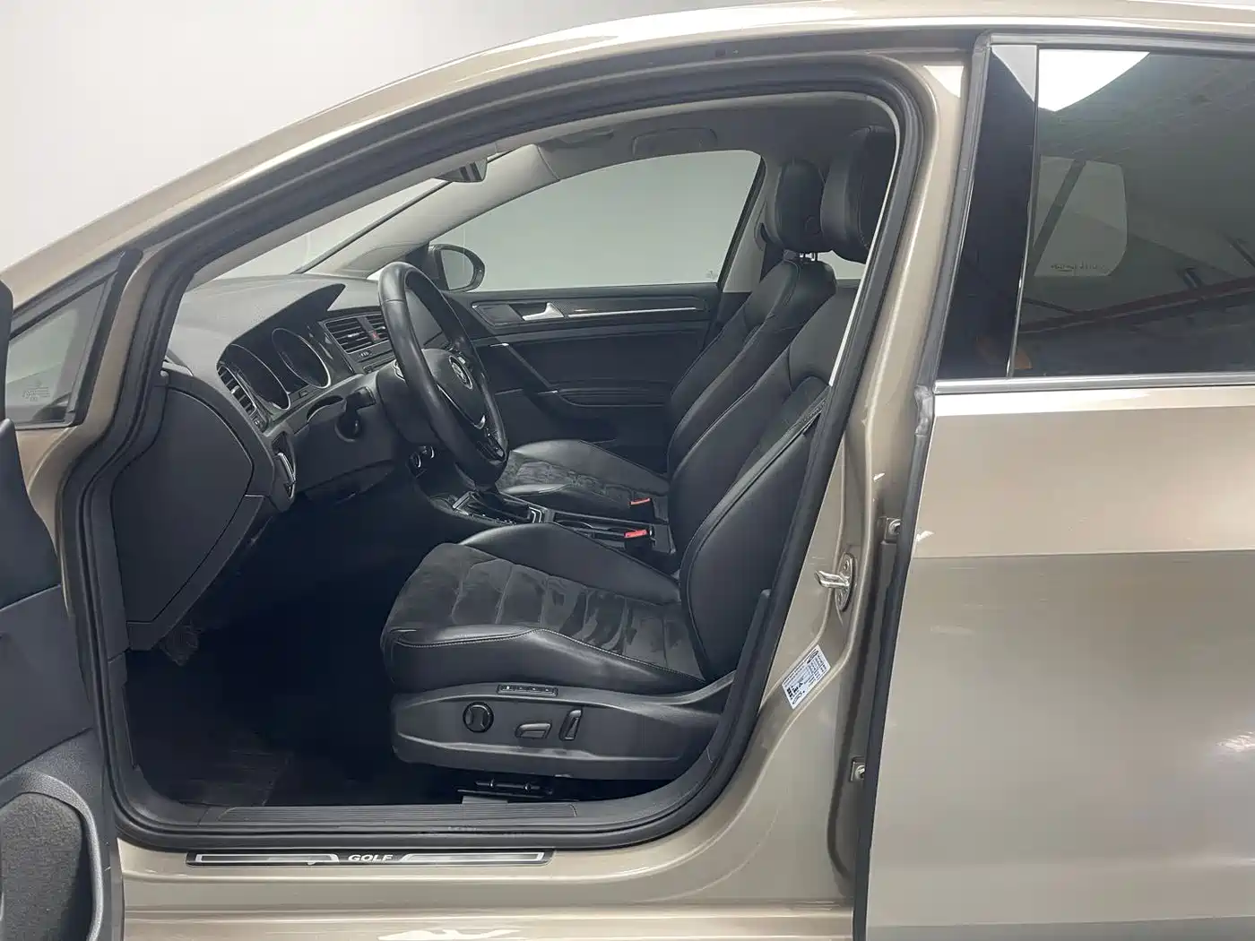 Volkswagen Golf 2018 230TSI Automatic Luxury фото 10