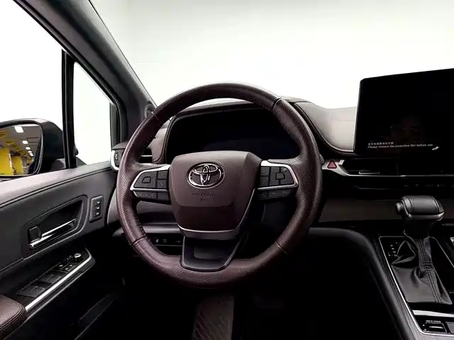 Toyota Granvia 2023 2.5L Hybrid Flagship VIP Edition фото 9